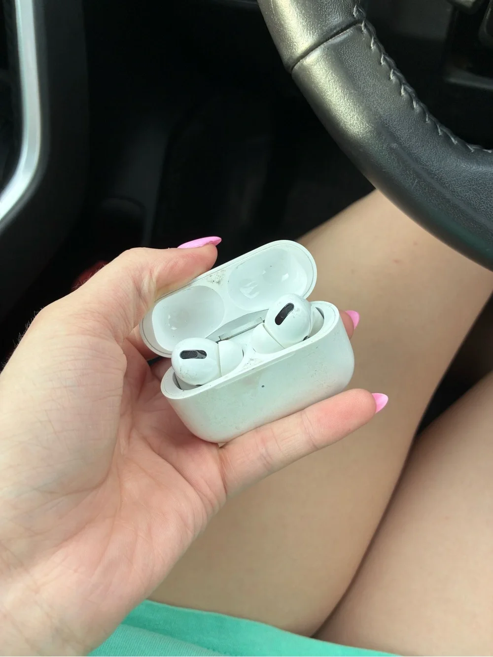 Apple White Wireless Earbud Charging Case